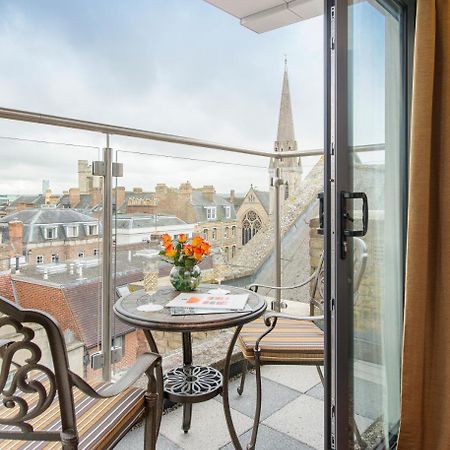 The George Street Hotel Oxford Luaran gambar A balcony at the hotel