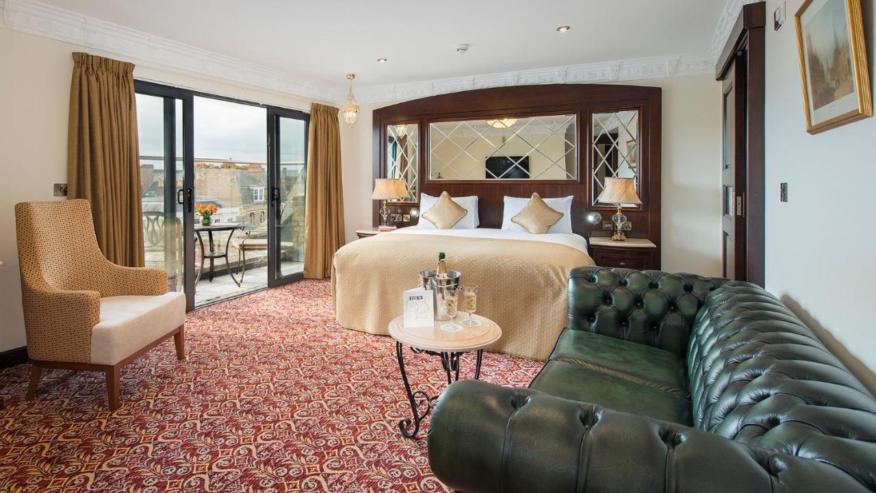 The George Street Hotel Oxford Luaran gambar A suite on board