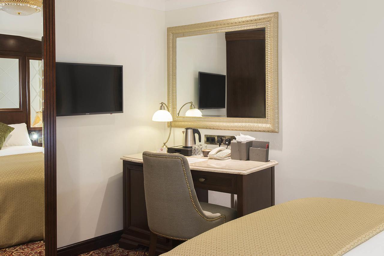 The George Street Hotel Oxford Luaran gambar A vanity table in a hotel room