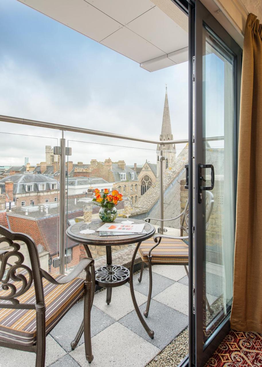 The George Street Hotel Oxford Luaran gambar A balcony at the hotel